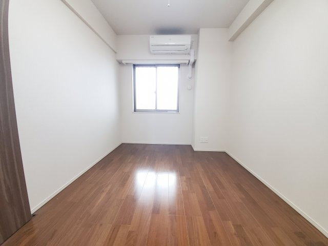広々とした洋室です