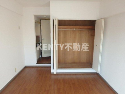 【寝室】 | 大森タウンビル | 落ち着いた色調の寝室です