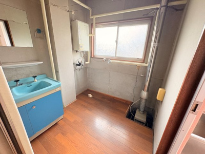 【洗面所】 | 新潟県長岡市栄町２丁目　３階建　店舗兼戸建