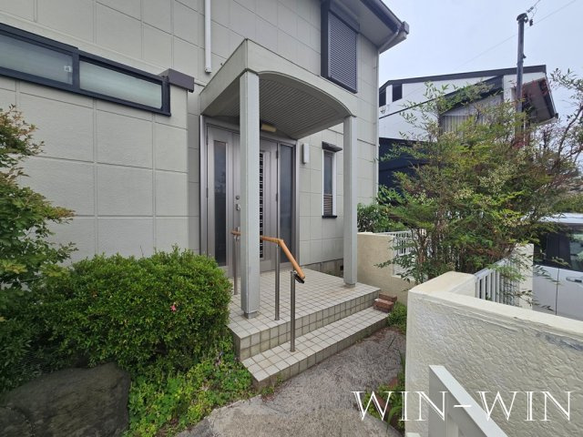 富士見台戸建てのエントランス