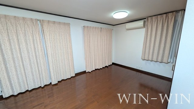 富士見台戸建ての居間・リビング