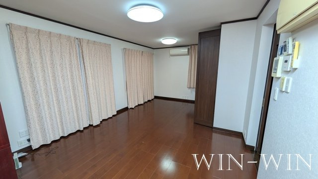富士見台戸建ての居間・リビング
