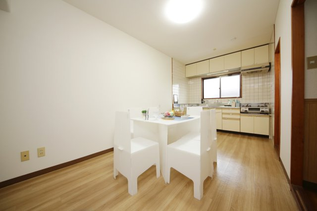 サン青山の内装|別部屋同間取りのお写真となります。参考にご覧くださいませ。