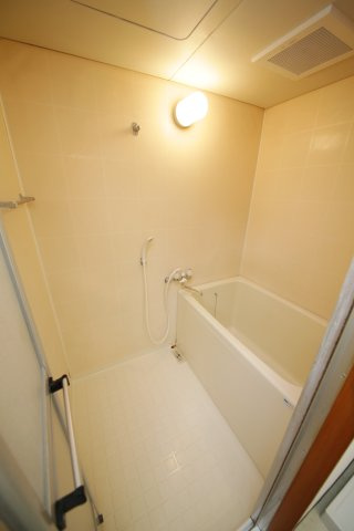 サン青山の浴室|別部屋同間取りのお写真となります。参考にご覧くださいませ。