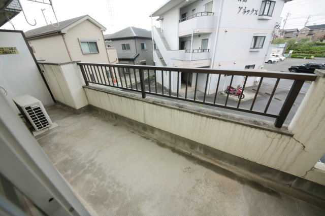 サン青山のバルコニー|別部屋同間取りのお写真となります。参考にご覧くださいませ。