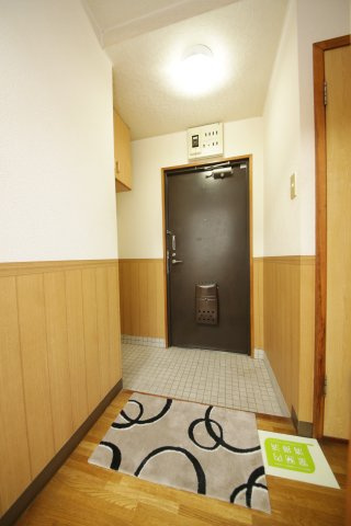サン青山の玄関|別部屋同間取りのお写真となります。参考にご覧くださいませ。
