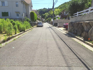 【前面道路含む現地写真】 | 川西市清和台西3丁目4の38　建築条件付土地