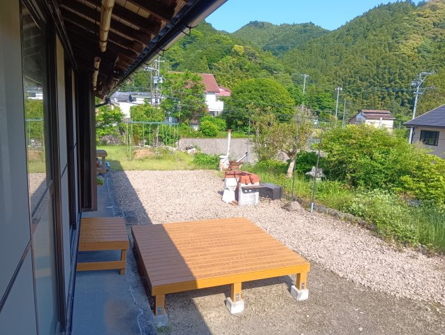売中古戸建　藤枝市瀬戸ノ谷の庭|ウッドデッキがあり、気持ちのいい時間が過ごせそうです！