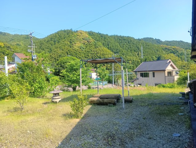 売中古戸建　藤枝市瀬戸ノ谷の庭|自然に囲まれた庭は約150坪あります！