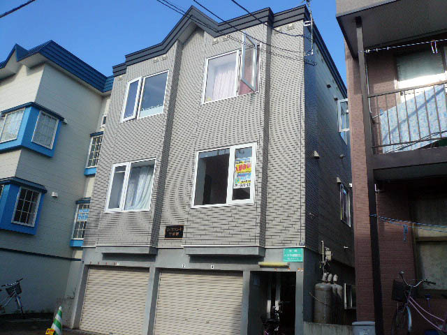 ロイヤルコート学園前