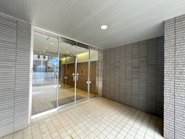 新規リノベーション／ライフプラザ横浜瀬谷【瀬谷駅前の好立地/8階住戸/陽当り】のエントランス