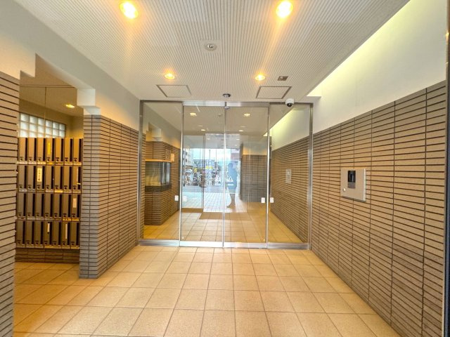 新規リノベーション／ライフプラザ横浜瀬谷【瀬谷駅前の好立地/8階住戸/陽当り】のエントランス