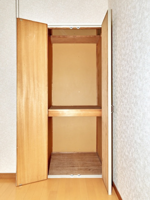 【収納】 | タウンハウス伊川谷 | 4.5帖洋室収納