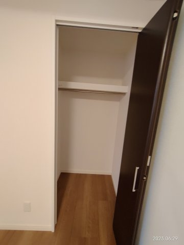 セントラルレジデンスの収納|別部屋写真です。