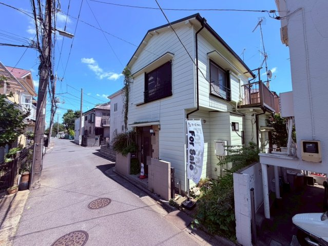 【外観】 | ～インフィーア Vol. 79　練馬区西大泉４丁目　ブランド新築戸建て～ | 【古屋あり】公園が複数あり、自然豊かな住環境で過ごせます