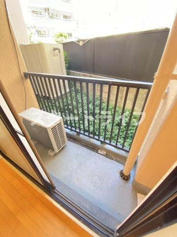 大阪市淀川区十三東２丁目の賃貸マンションのバルコニー
