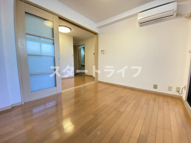大阪市淀川区十三東２丁目の賃貸マンションの寝室
