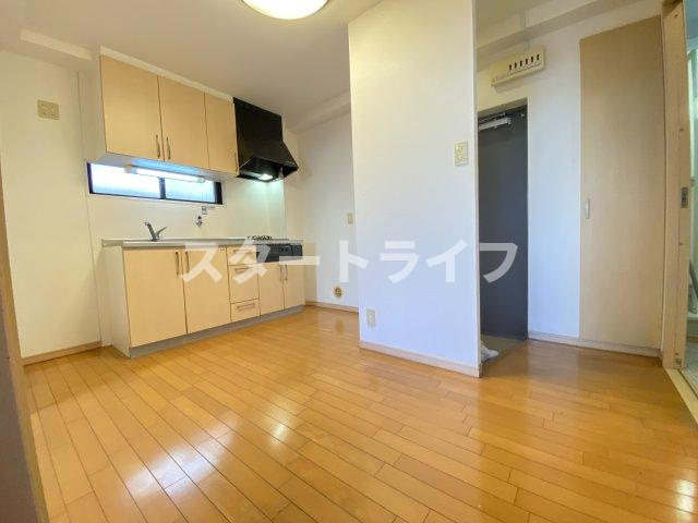 大阪市淀川区十三東２丁目の賃貸マンションの居間・リビング
