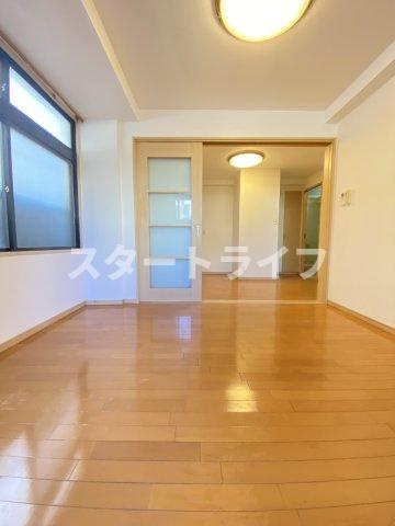 大阪市淀川区十三東２丁目の賃貸マンションの洋室