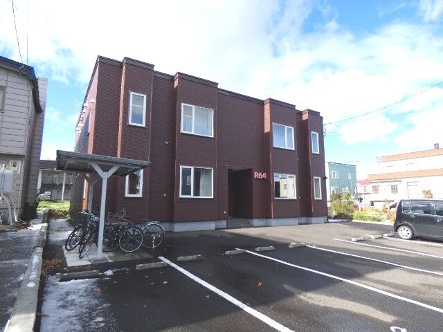 Ｒ６４