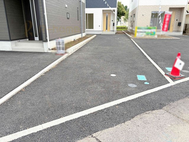 古河市諸川第9　新築戸建て　2号棟の駐車場|カースペースは2台お停めいただけます♪