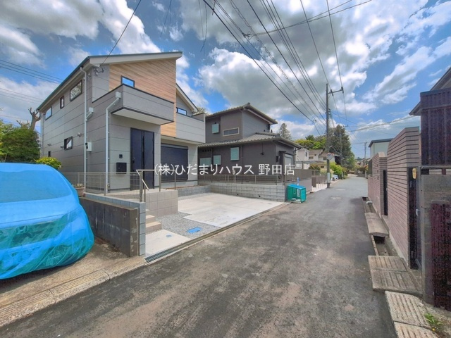 流山市江戸川台西12期　新築戸建　1号棟の前面道路含む現地写真|一方 ： 西 4.01m 公道