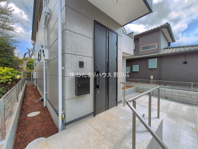 流山市江戸川台西12期　新築戸建　1号棟の玄関