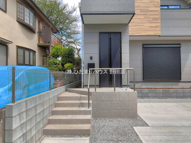 流山市江戸川台西12期　新築戸建　1号棟の玄関