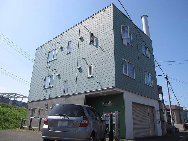 シャルマン平岡