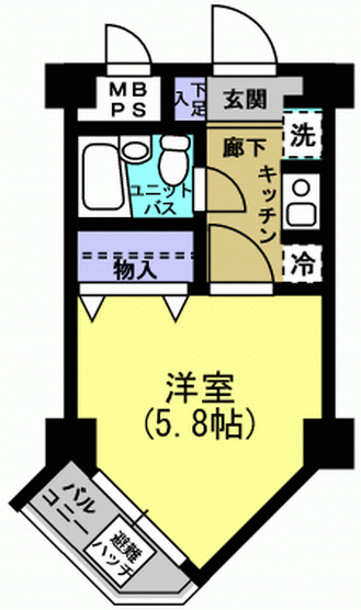 収納が広く、明るい室内です。