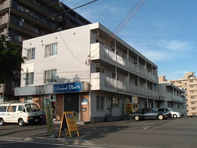 西岡コーポマリ（旧ヤマキチハイツ）