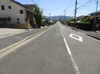 【前面道路含む現地写真】 | 川西市大和東2丁目6の6　建築条件付土地