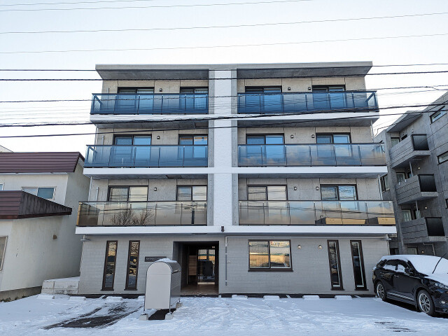 RESIDENCE　SHINMEI　HONGOU　EAST