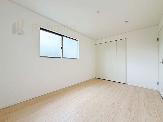 古河市諸川第9　新築戸建て　3号棟の洋室|どんな部屋家具も合わせやすいシンプルな洋室！
たっぷりの日差しと心地よい風が舞い込む住まい♪