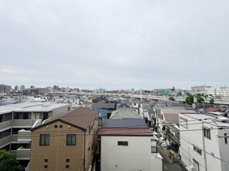 【展望】 | 眼前に広がる空の雄大さと、このお部屋の自慢の一つである「眺望」をご覧ください。毎日、この景色を独り占めできる新生活に夢が広がります。～即日のご見学可能～　お問合せはお気軽にどうぞ。