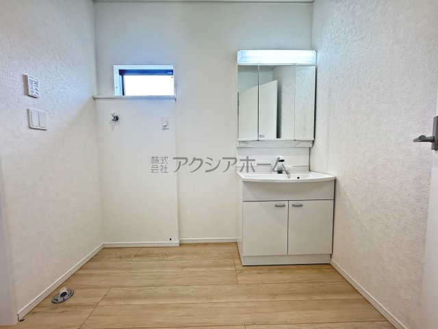 清瀬市下宿1丁目・全9棟　新築一戸建　9号棟の独立洗面台|シャンプードレッサー付洗面化粧台