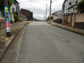【前面道路含む現地写真】 | 川西市緑台6丁目1の53　建築条件無土地