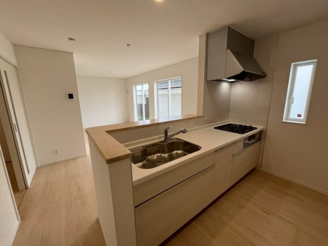 うるま市与那城屋慶名第6　クレイドルガーデン　新築戸建て　全4棟　3号棟のキッチン