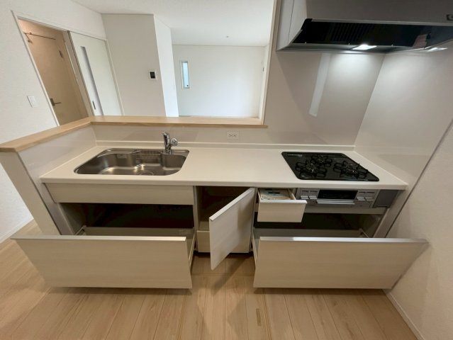 うるま市与那城屋慶名第6　クレイドルガーデン　新築戸建て　全4棟　3号棟のキッチン