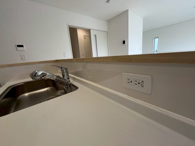 うるま市与那城屋慶名第6　クレイドルガーデン　新築戸建て　全4棟　3号棟のキッチン