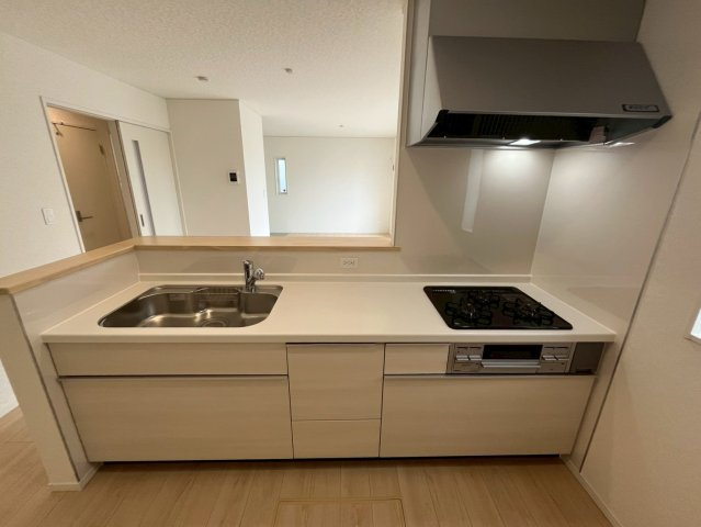 うるま市与那城屋慶名第6　クレイドルガーデン　新築戸建て　全4棟　3号棟のキッチン