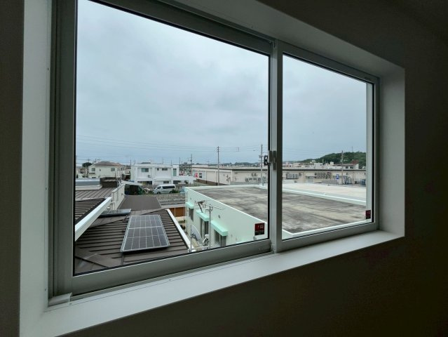 うるま市与那城屋慶名第6　クレイドルガーデン　新築戸建て　全4棟　3号棟のバルコニー