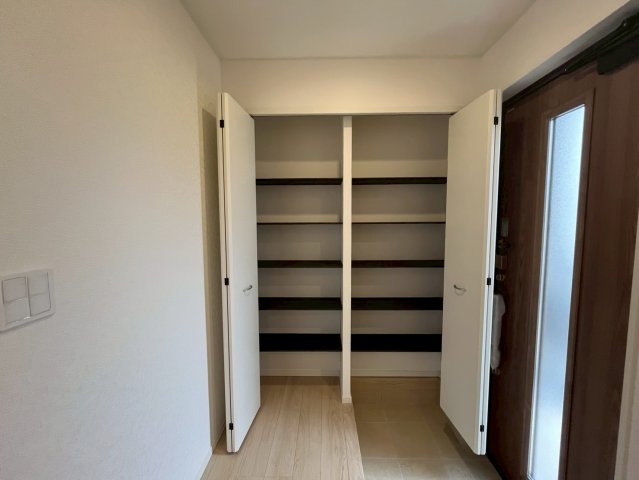 うるま市与那城屋慶名第6　クレイドルガーデン　新築戸建て　全4棟　3号棟の収納
