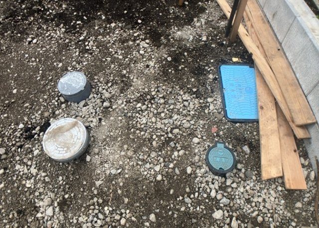 【設備】 | 敷地内には、散水栓や立水栓があります。水道水を直接利用できるため、水を運ぶ手間を省くことが出来ます。大量の水を必要とする洗車作業や清掃などに役立ちます。その他設備とあわせて、現地でご確認ください。