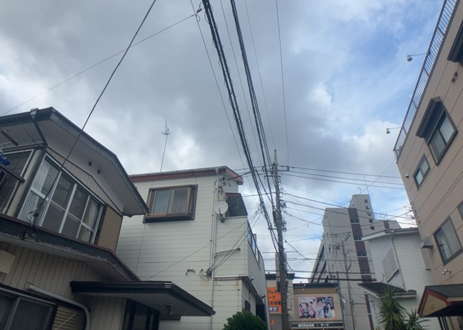 【展望】 | 桜や紅葉の名所に出かける人は多いと思いますが、家にいながら季節の移ろいを感じる生活を送りませんか？リビングや窓から見える景色が生活を彩るワンポイントに！現地から見える景色を堪能してみては如何でしょう。