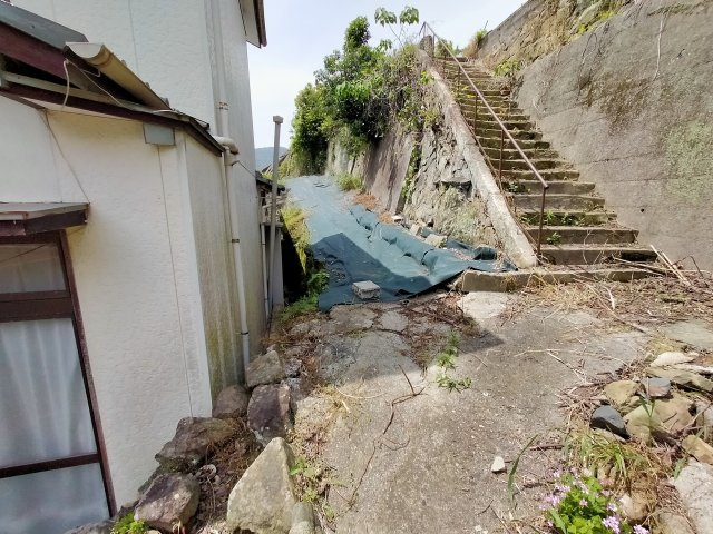 名切町土地の前面道路含む現地写真