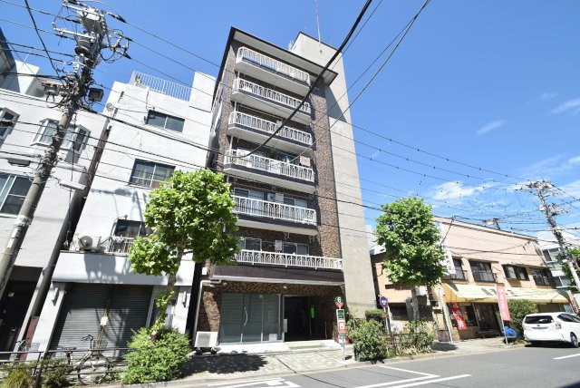 【現況写真】 | 豊栄マンション | 前面道路と外観の様子です～即日のご見学も可能です！お気軽にお問い合わせください！～