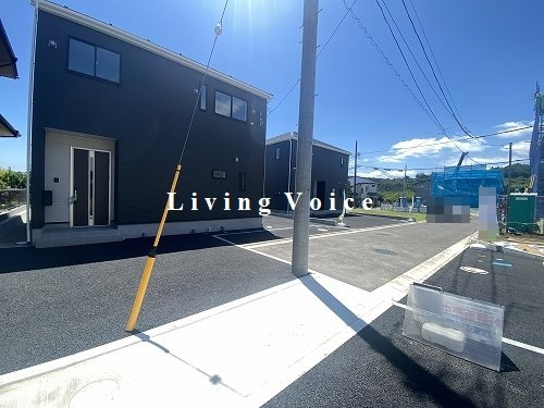 【前面道路含む現地写真】 | 【仲介手数料０円】秦野市堀西第25　新築一戸建て　全4棟 | 秦野市堀西第25　新築一戸建て　全4棟