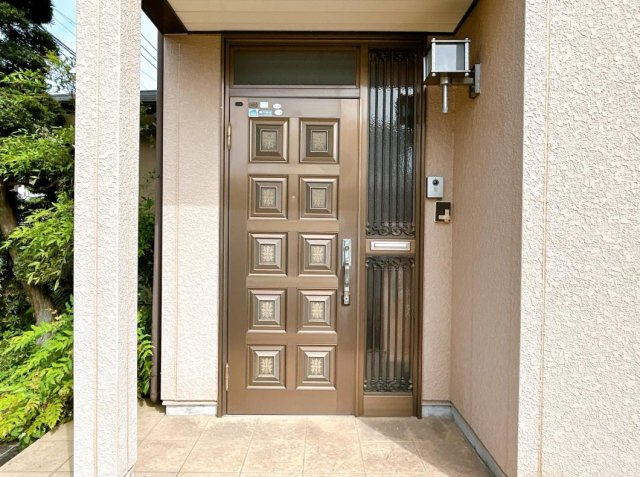 那珂市平野　中古戸建の玄関