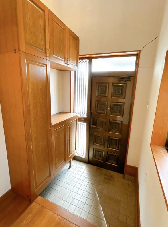 那珂市平野　中古戸建の玄関